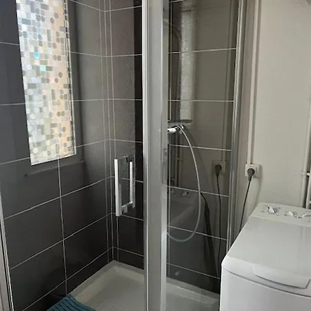 Apartment Charmant T2 Avec Terrasse Et Parking, Proche Plage, Piscine, Quartier Richelieu, Pour 4 Personnes - Fr-1-749-68 *