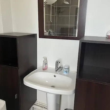 Charmant T2 Avec Terrasse Et Parking, Proche Plage, Piscine, Quartier Richelieu, Pour 4 Personnes - Fr-1-749-68 Apartment *